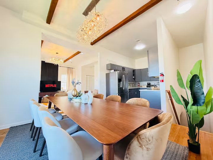 Designer 5BR Townhome Near Journal Square — photo 3