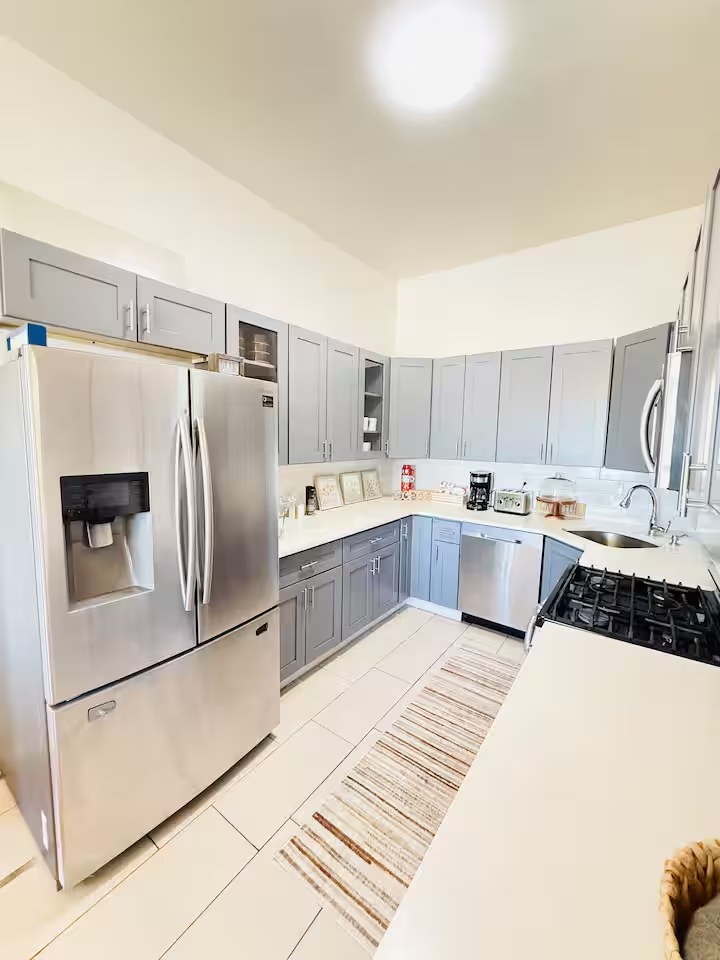 Designer 5BR Townhome Near Journal Square — photo 5