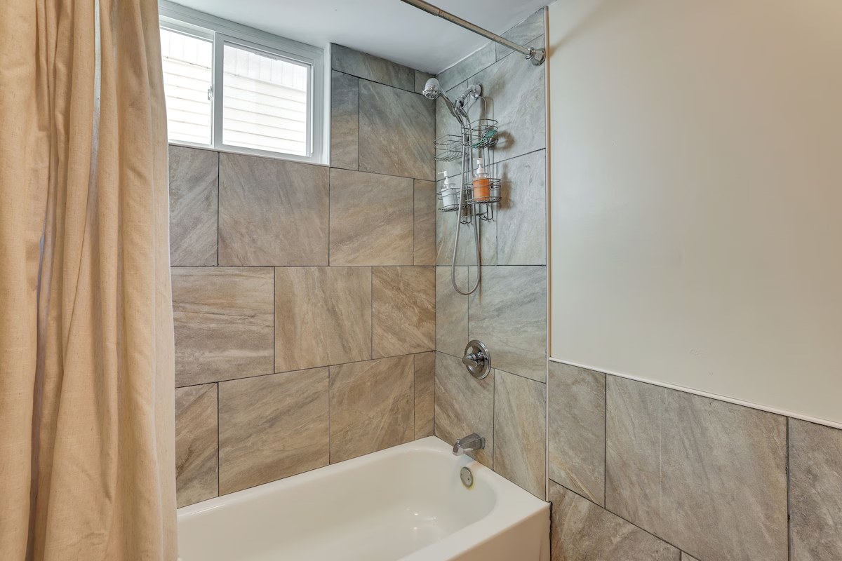 5BR Home with Home Office Near Cobbs Creek Park — photo 23