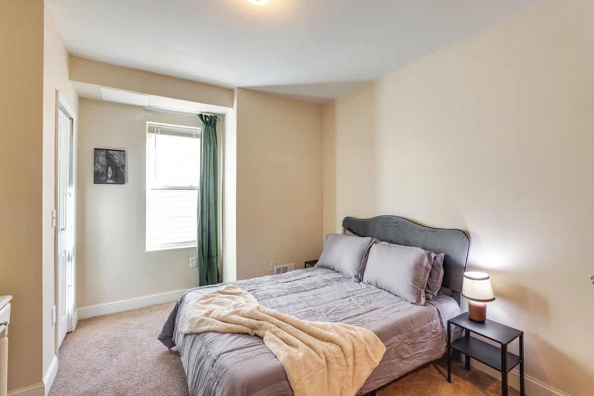 5BR Home with Home Office Near Cobbs Creek Park — photo 19
