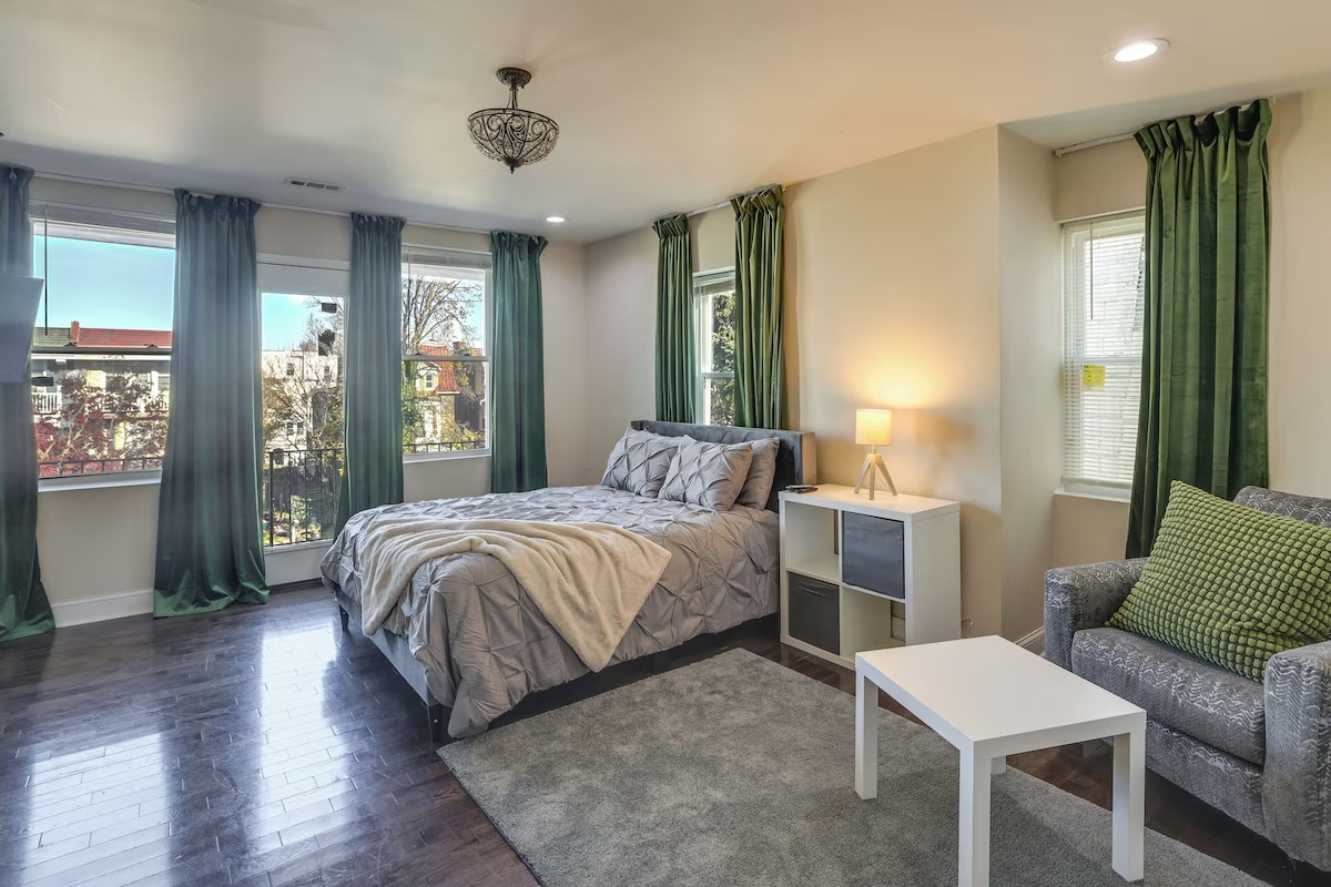 5BR Home with Home Office Near Cobbs Creek Park — photo 16