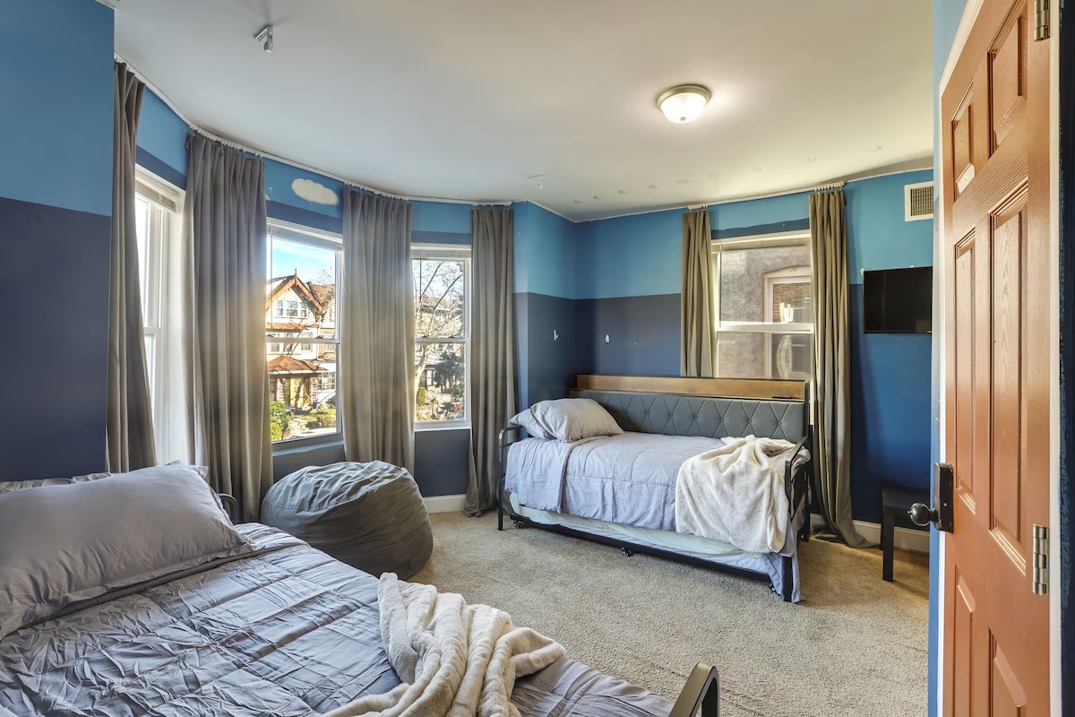 5BR Home with Home Office Near Cobbs Creek Park — photo 22