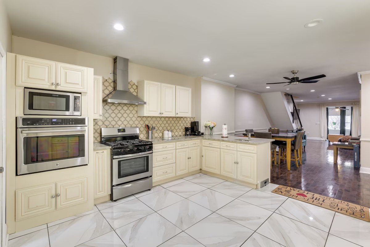 5BR Home with Home Office Near Cobbs Creek Park — photo 3