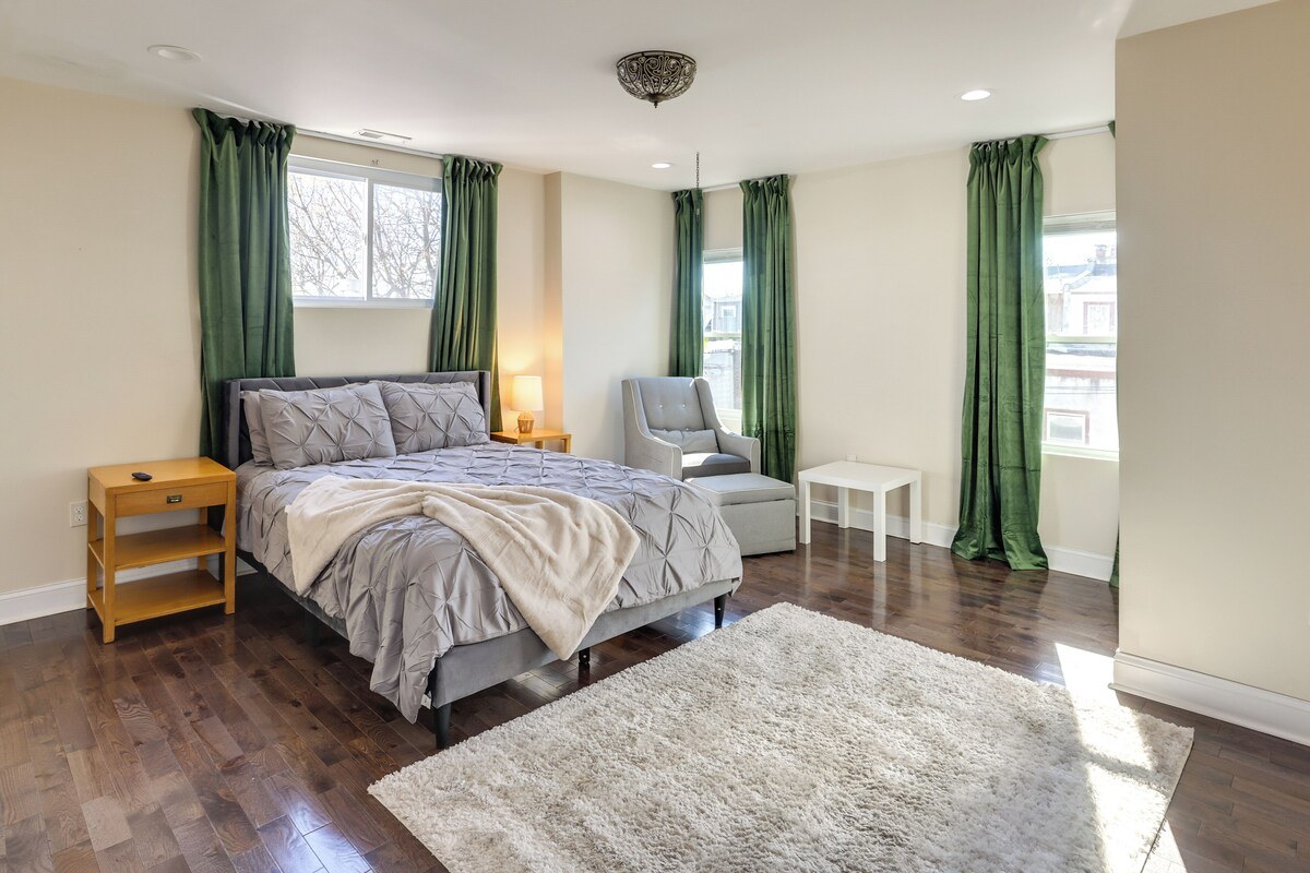 5BR Home with Home Office Near Cobbs Creek Park — photo 12