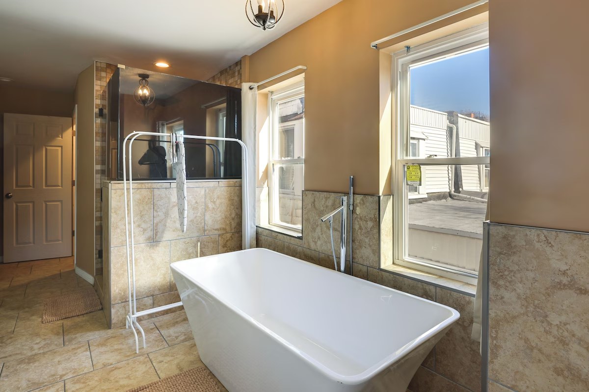 5BR Home with Home Office Near Cobbs Creek Park — photo 13
