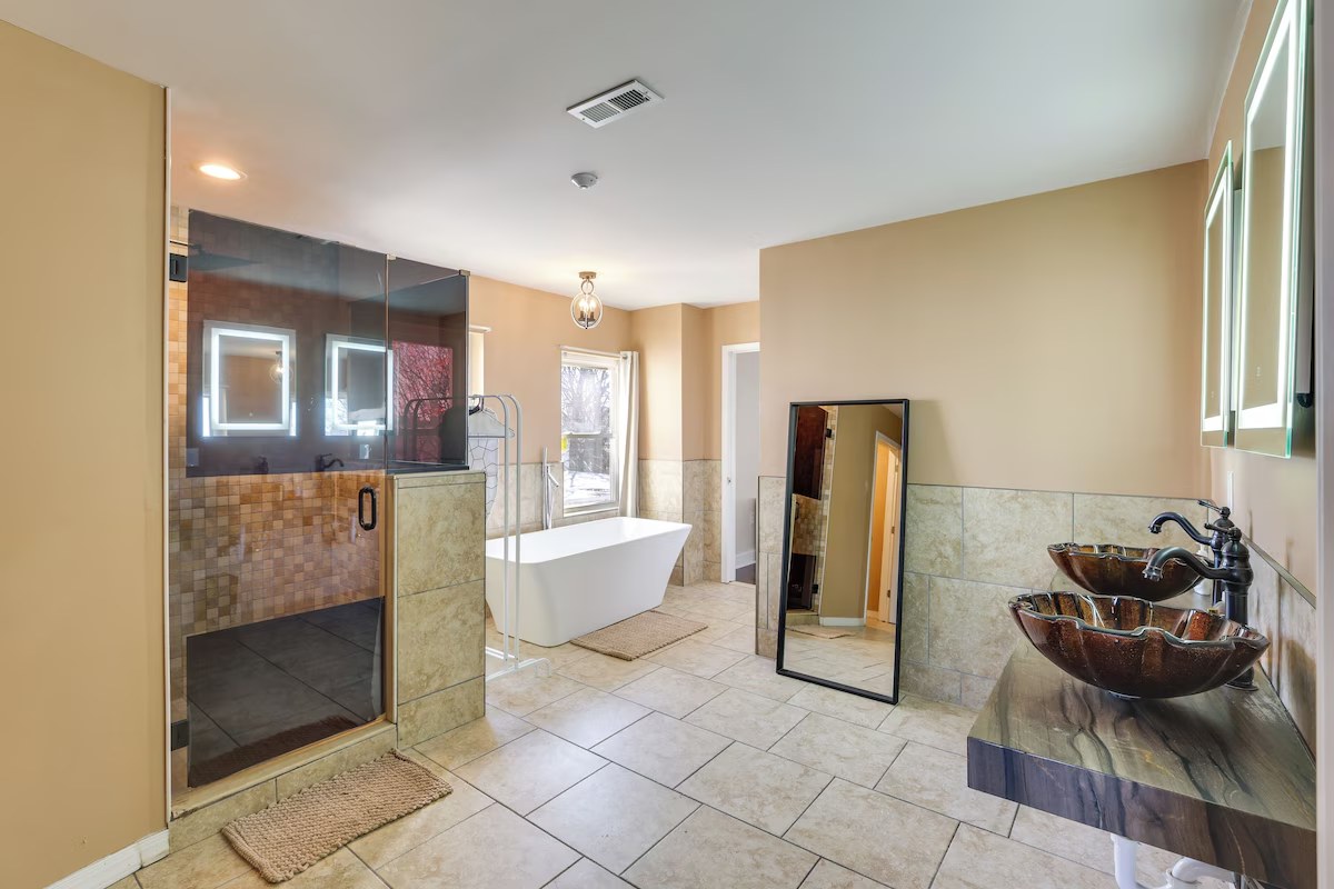 5BR Home with Home Office Near Cobbs Creek Park — photo 14