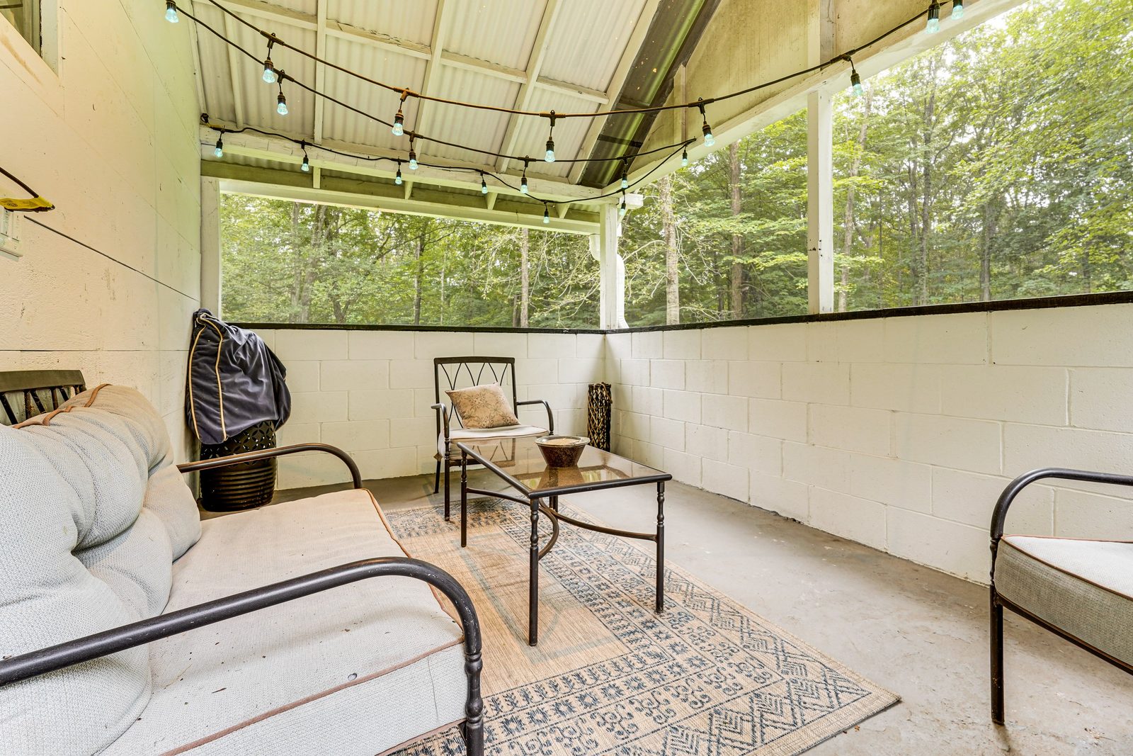 Private 1BR Home on Wooded Grounds in Redding — photo 12